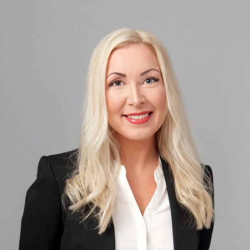Portrett av eiendomsmegler Hege Katrin Halstenrud