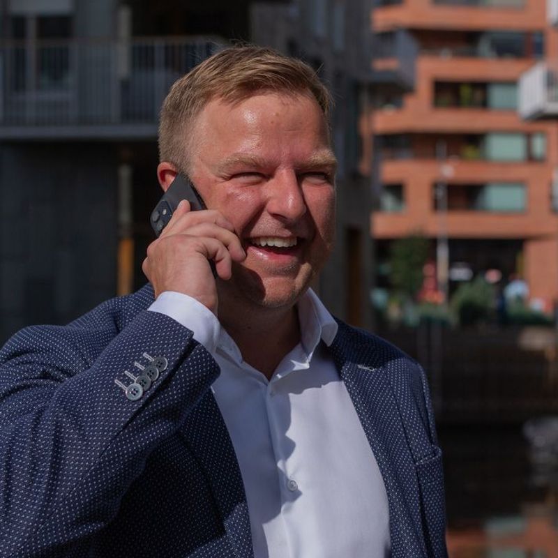 Portrett av eiendomsmegler Henrik Nylænder Nilsen