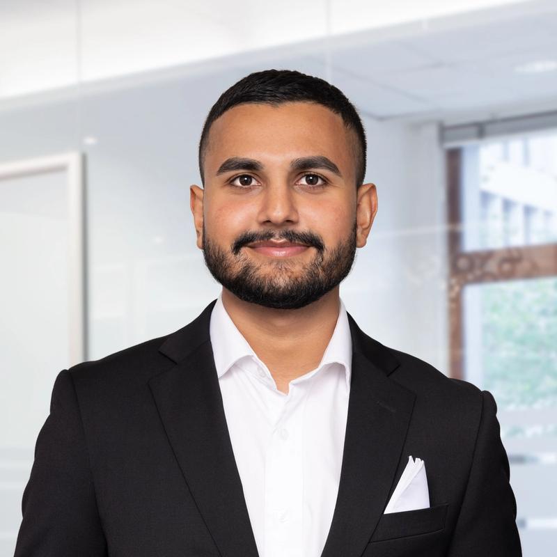 Portrett av eiendomsmeglerfullmektig Karanjit Bhatti