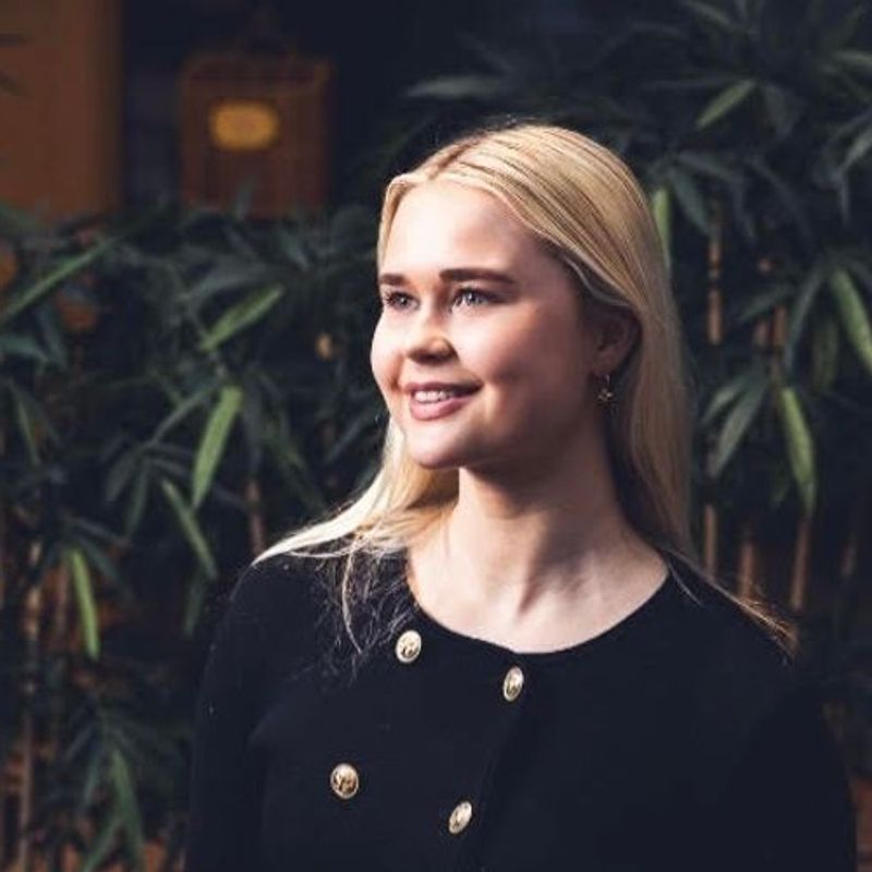 Portrett av eiendomsmeglerfullmektig Sofia Håseth