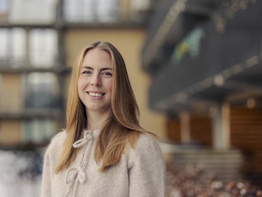 Portrett av eiendomsmegler Emilie Hamansen