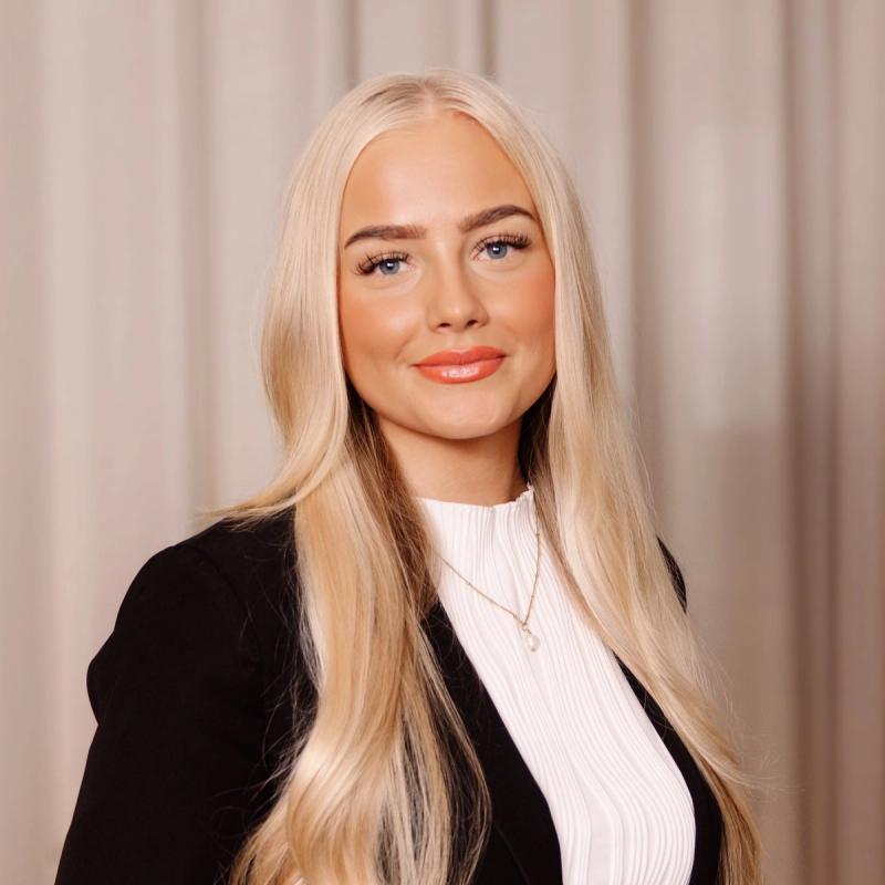 Portrett av eiendomsmegler Emilie G. Solhaug