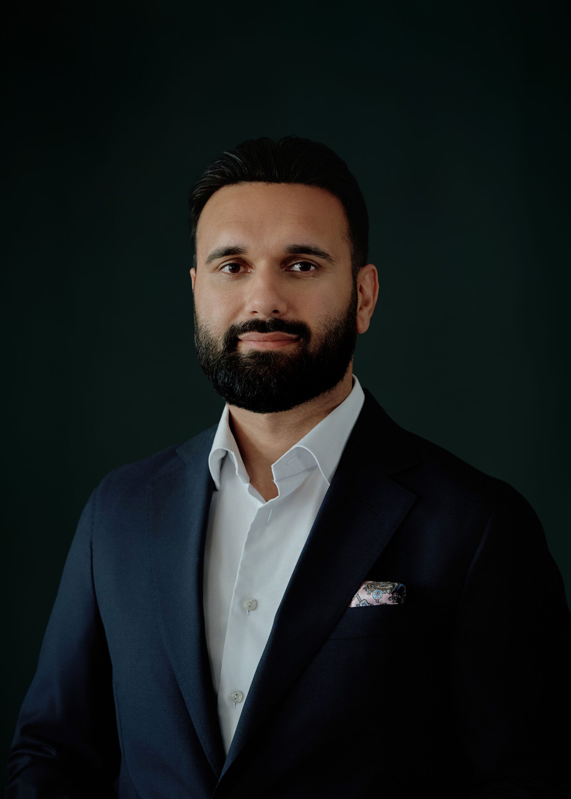 Portrett av eiendomsmeglerfullmektig Danyal Razzaq