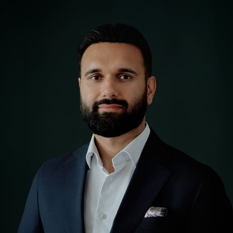 Portrett av eiendomsmeglerfullmektig Danyal Razzaq