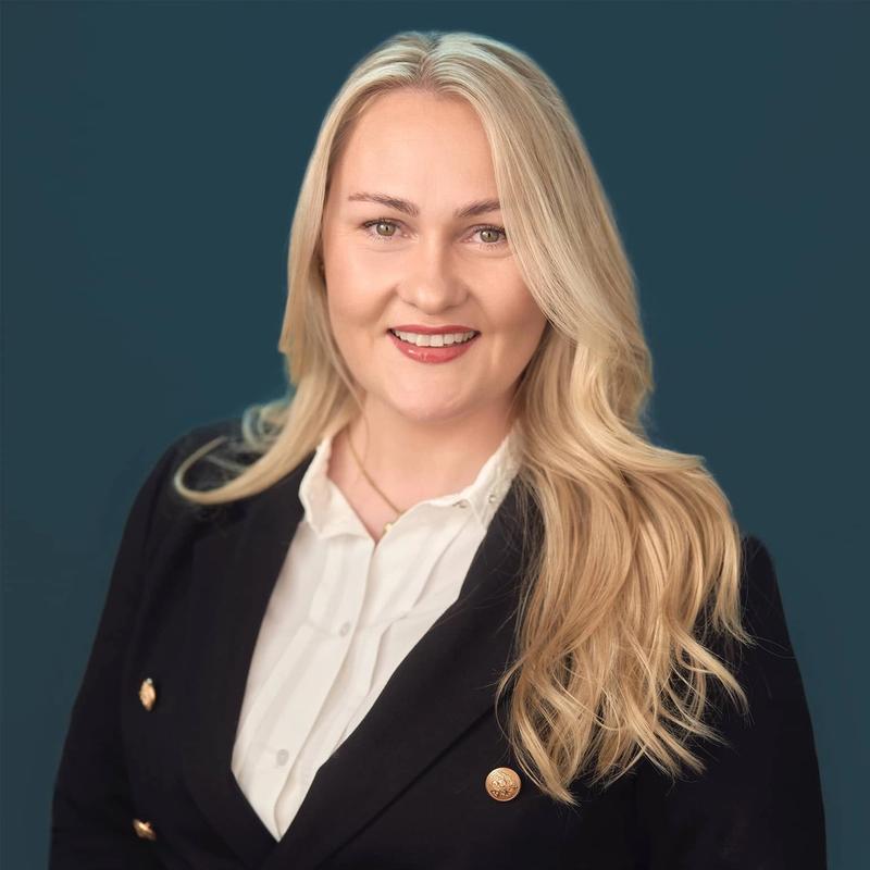Portrett av eiendomsmegler Camilla Pitz Jacobsen