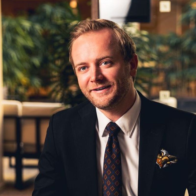 Portrett av eiendomsmegler Håvard Nilsen