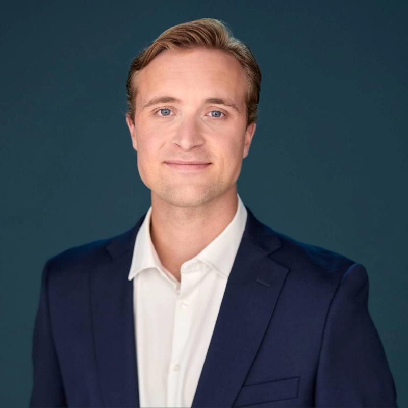 Portrett av eiendomsmeglerfullmektig Mathias Enes Sørensen