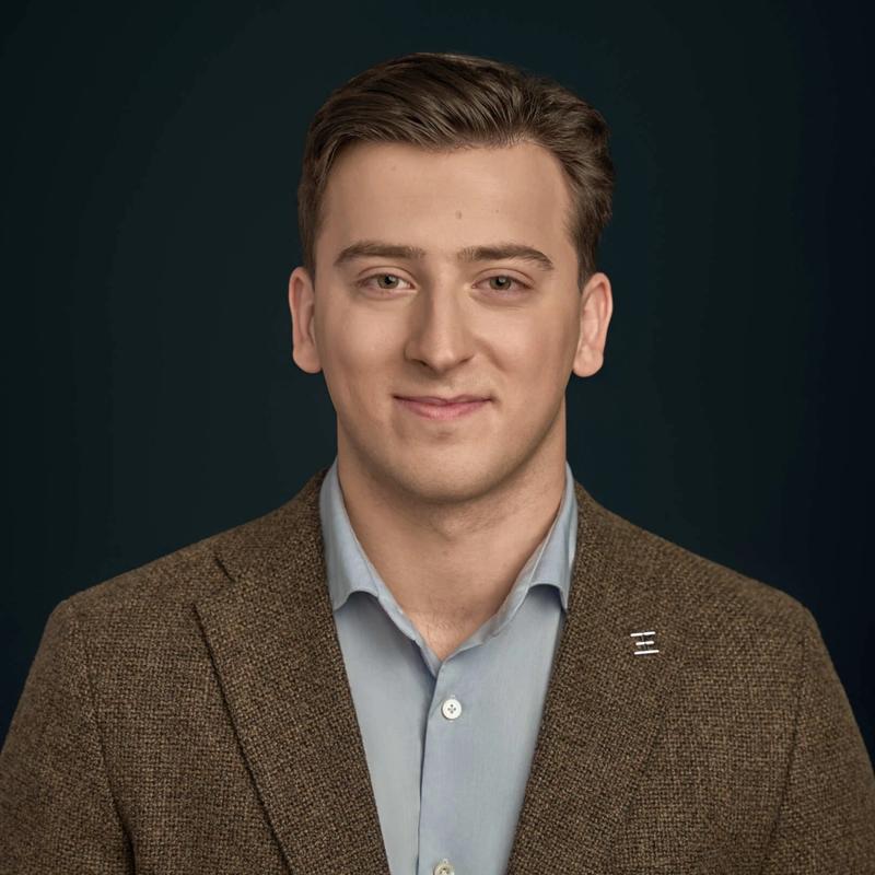 Portrett av eiendomsmeglerfullmektig Ajdin Sarajlija