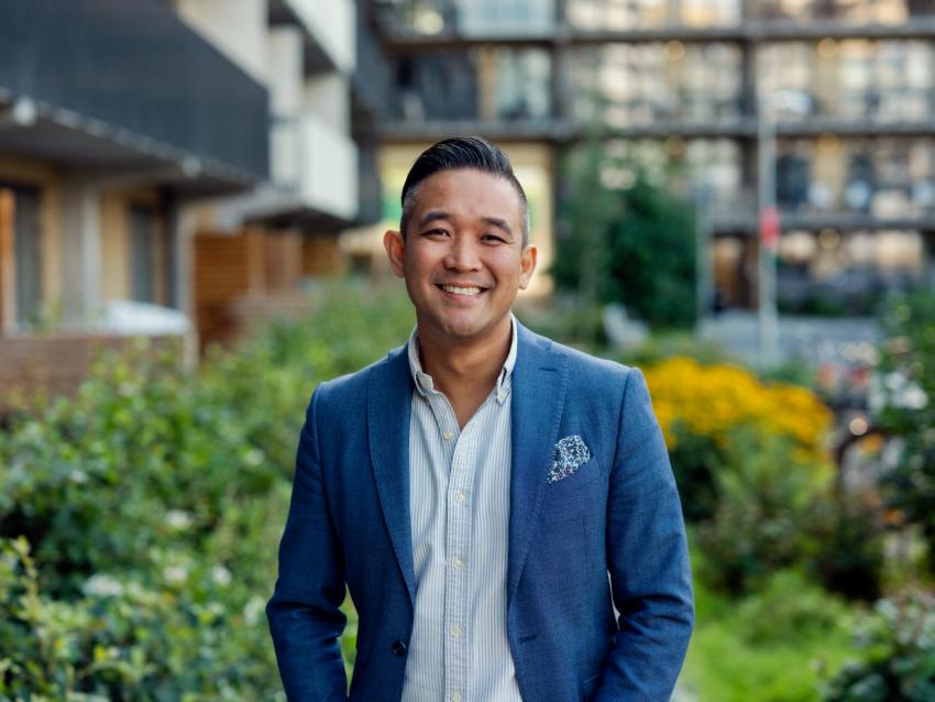 Portrett av eiendomsmegler Hung C. Nguyen