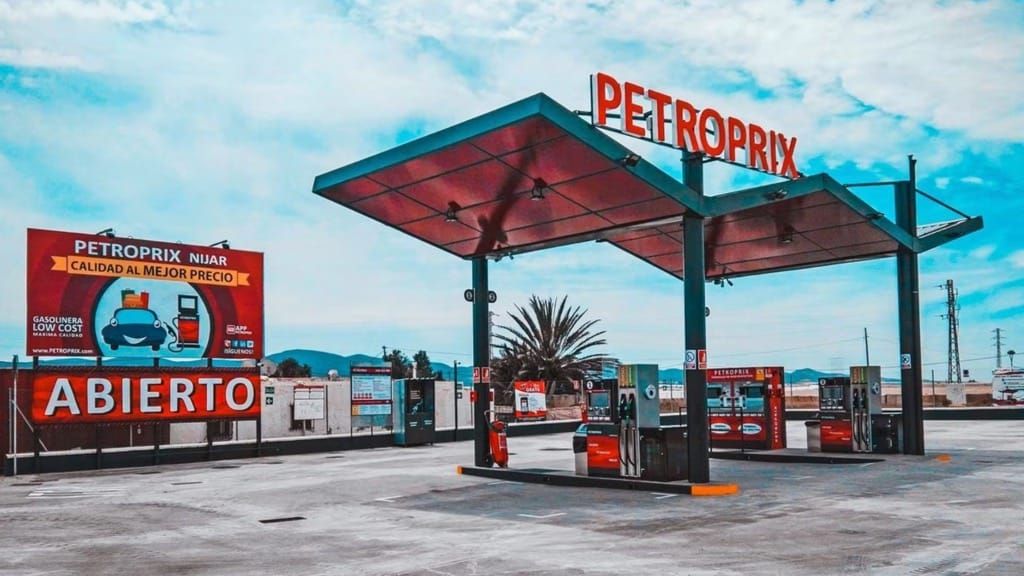 Gasolineiras "low cost": postos de combustível "self service"
