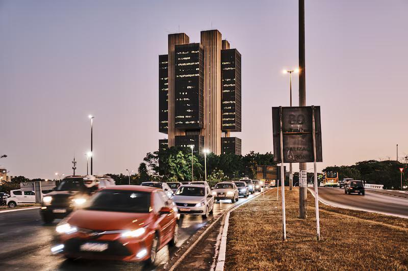 Mercado abandona perspectiva de corte de juros e vê Selic acima de 14% por anos