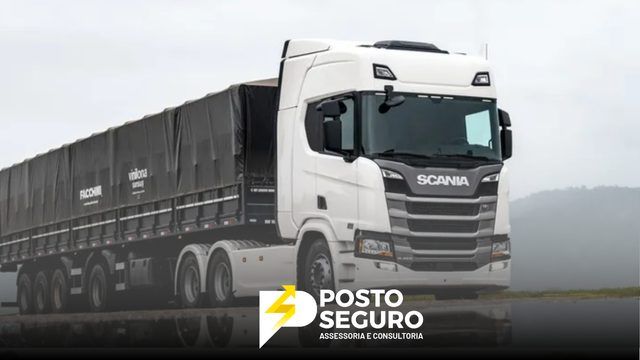 Scania apresenta caminhão elétrico equipado com gerador a gasolina para aumentar autonomia