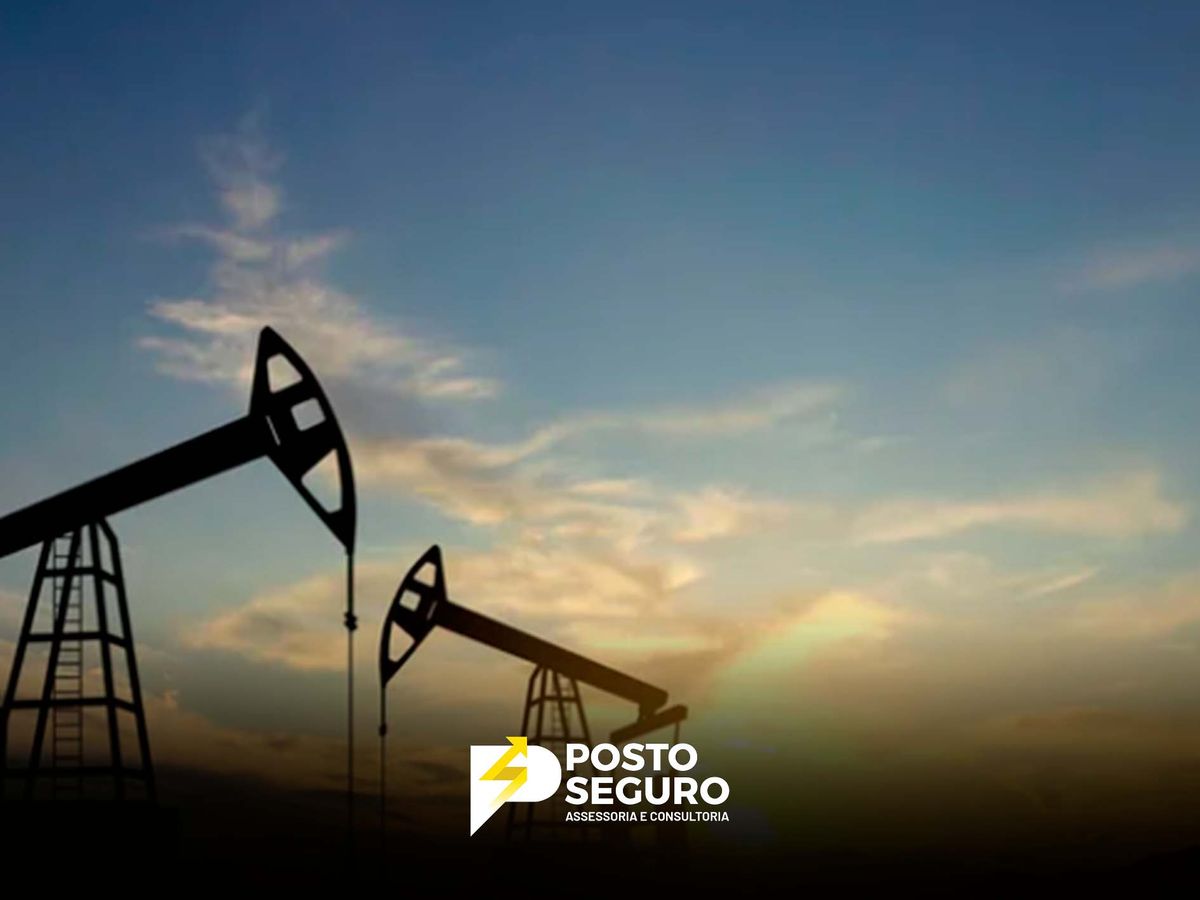 Refinarias dos EUA operam em queda enquanto estoques de petróleo aumentam