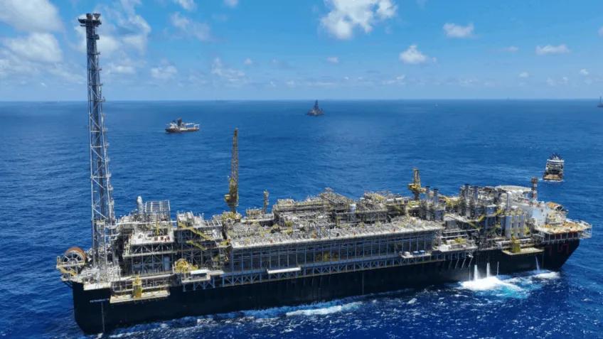 Brasil terá que importar petróleo até 2040 se não descobrir novas reservas.
