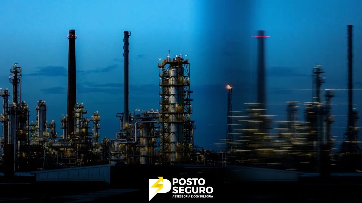 Petróleo em Queda: Salto nos Estoques dos EUA Amplia Preocupações com Demanda