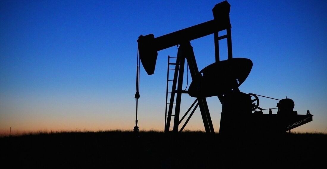 Estoques de petróleo nos EUA sobem 600 mil barris, revela DoE