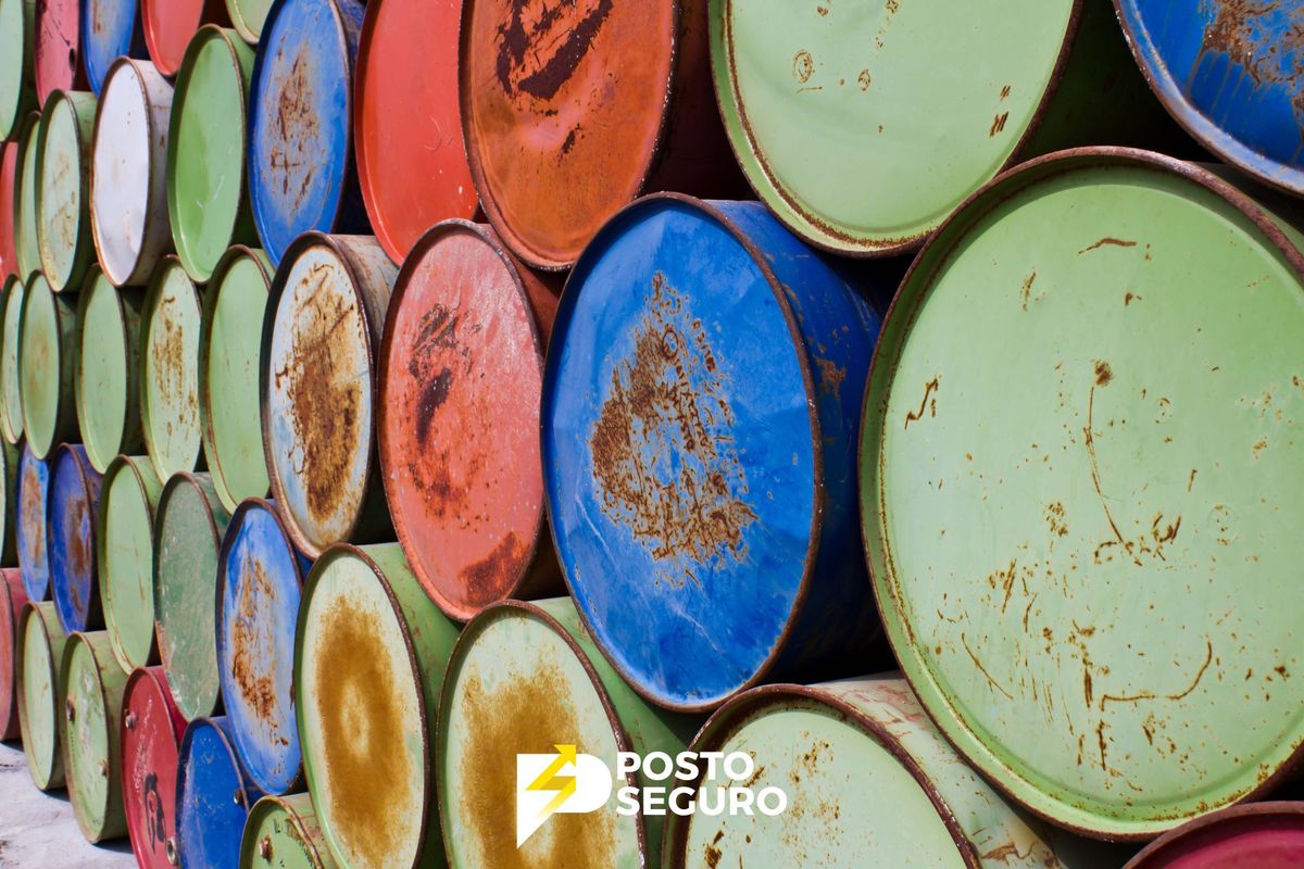 Petróleo cai e barril atinge o menor valor desde julho