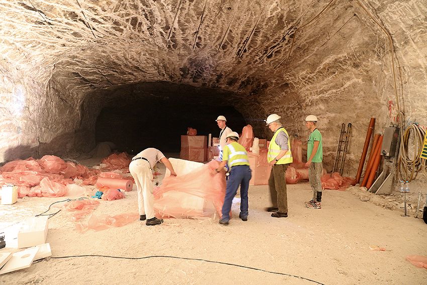 Image title for LHD Loader in the mine