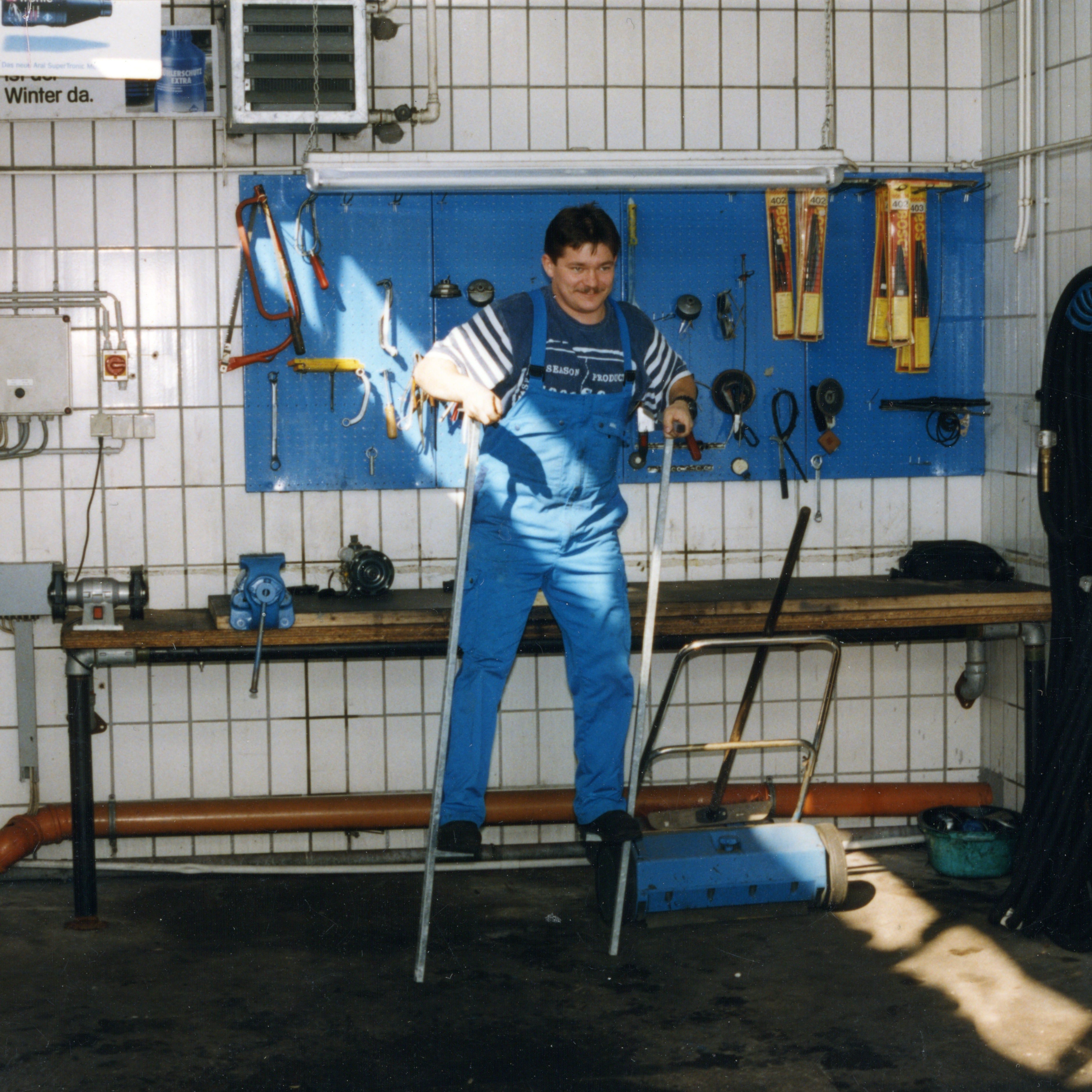 Image title for Stilts