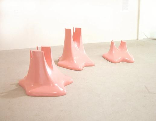 Cover image for High heels plinth