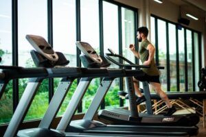 Hiit på løbebånd i Fit Zone fitness