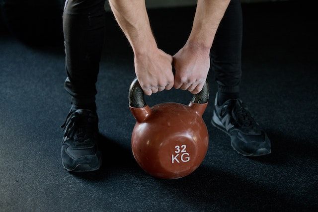 Træningsudstyr til derhjemme fremfor i fitness