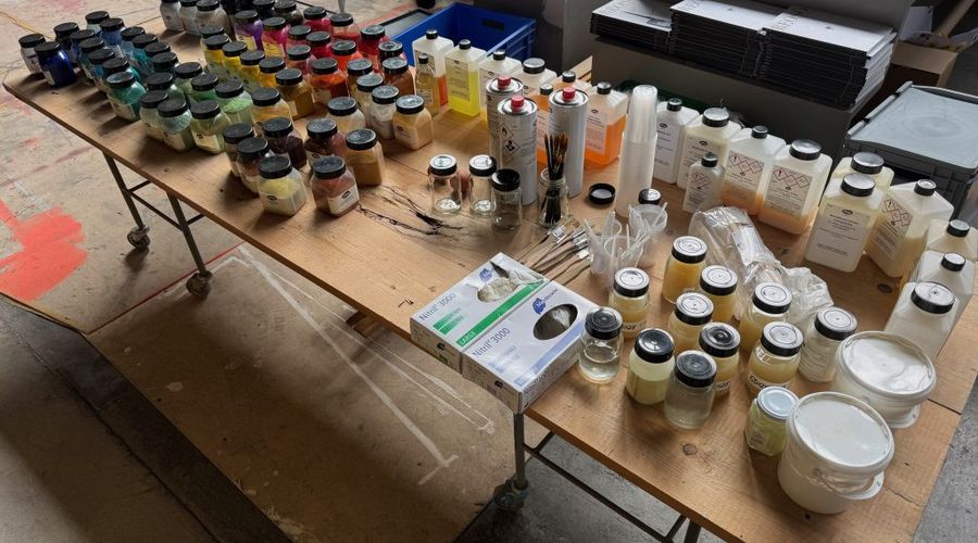 Farben herstellen mit verschiedenen Bindemitteln