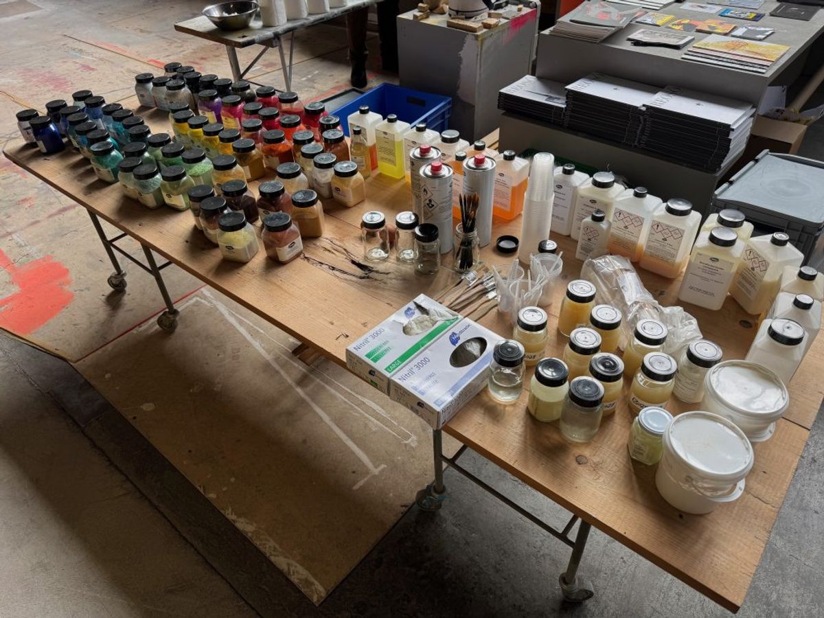 Farben herstellen mit verschiedenen Bindemitteln