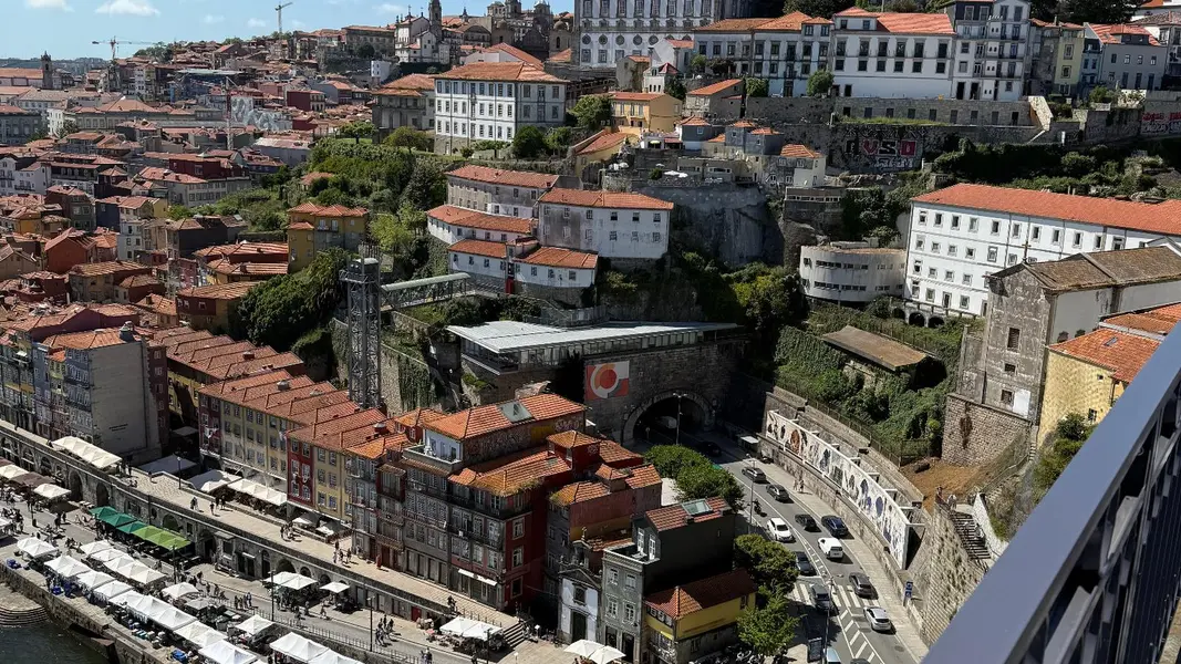 Retiring in Portugal? Here’s How Working with Real Estate Agents Differs from the U.S.