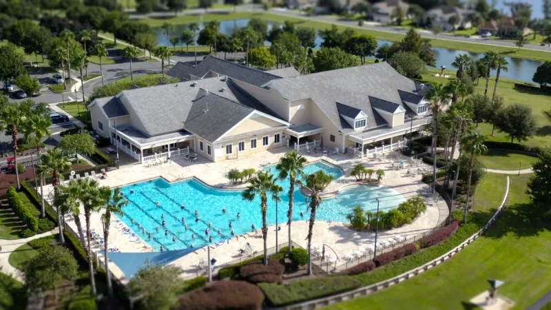 Aerial view of the Lakes of Mount Dora clubhouse and pool area.
