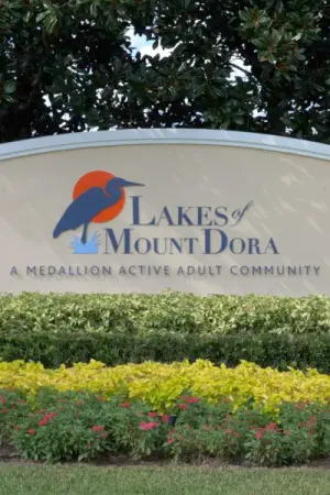 Monument sign in front of the Lakes of Mount Dora.