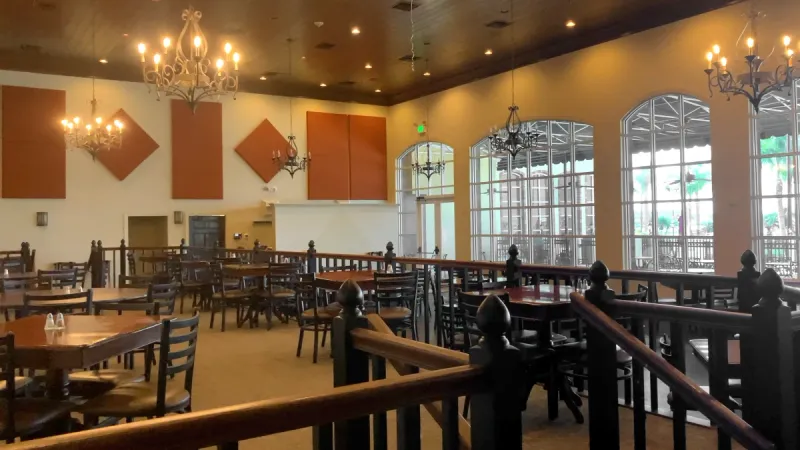 Lake Ashton's onsite restaurant with ample seating for large and small groups.