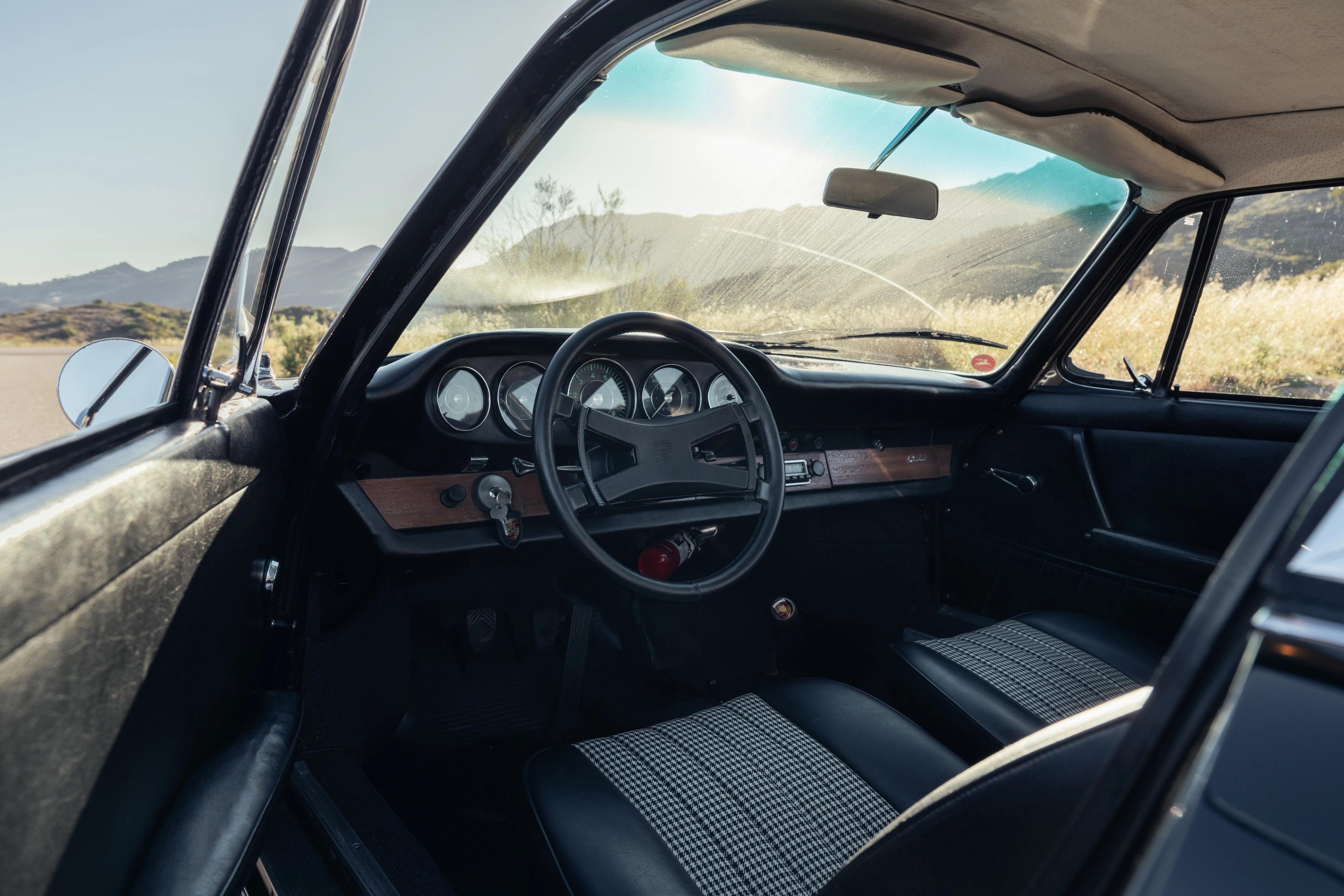 1965 Porsche 911 — photo 35