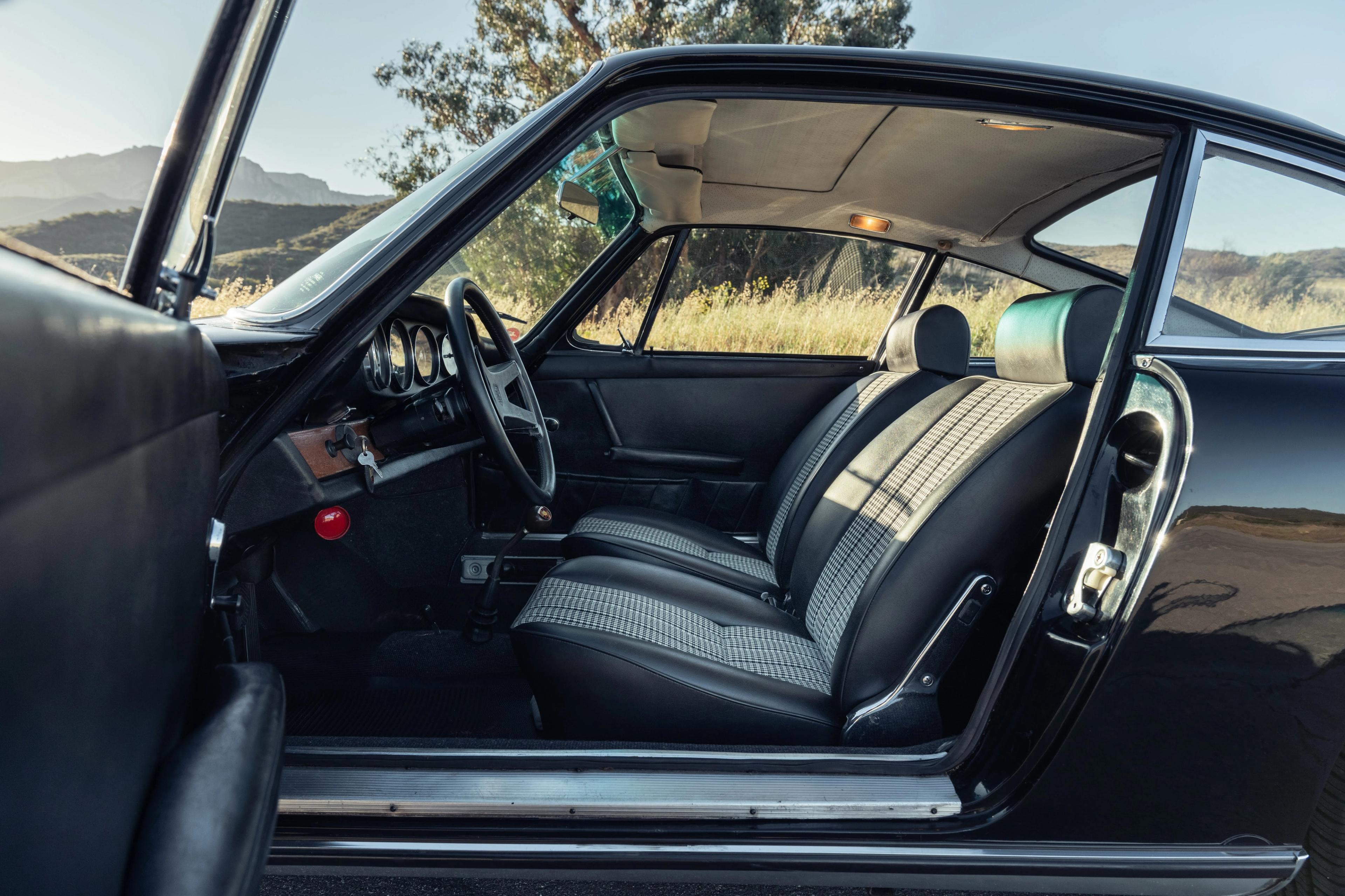 1965 Porsche 911 — photo 39