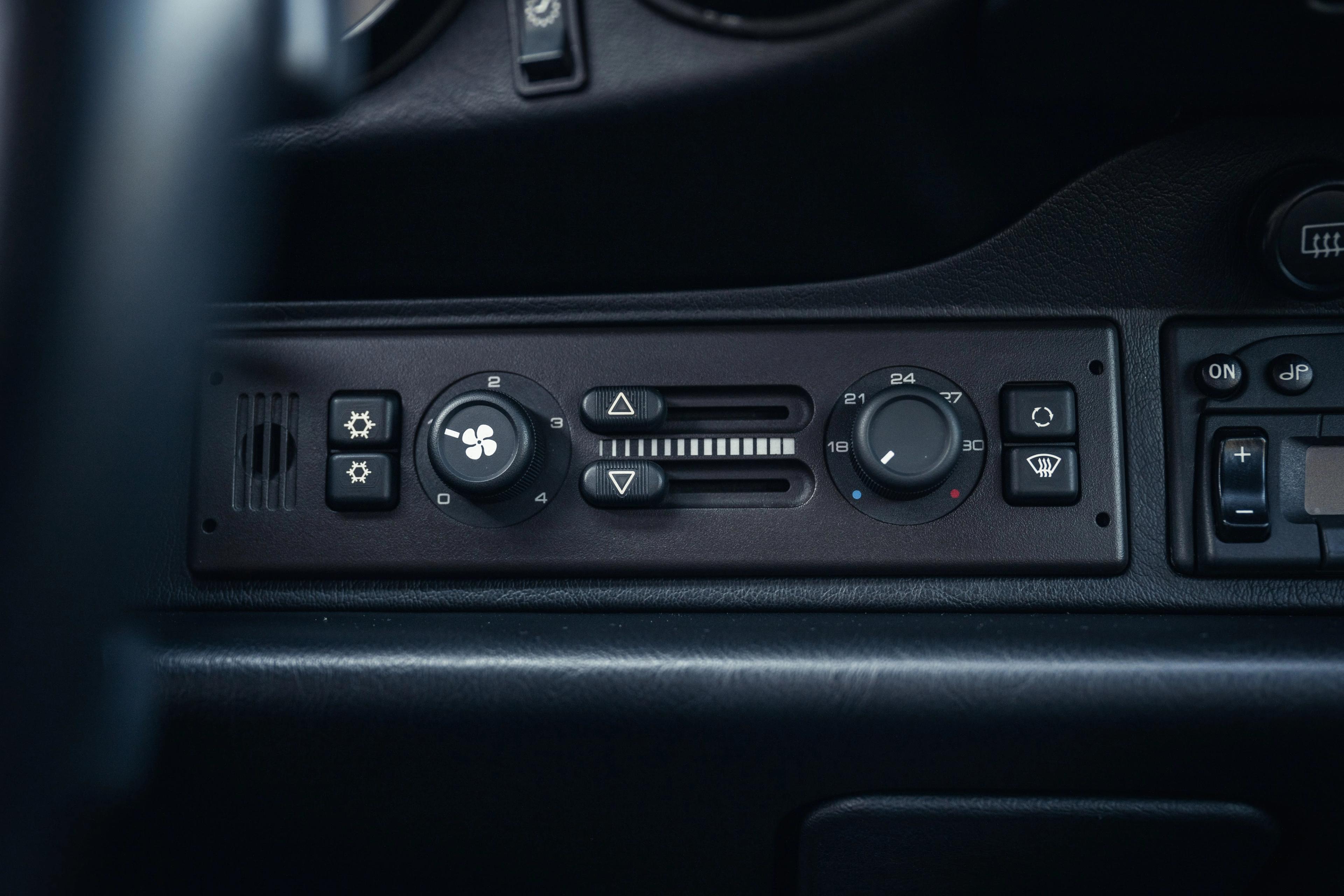 1996 Porsche 993  — photo 17