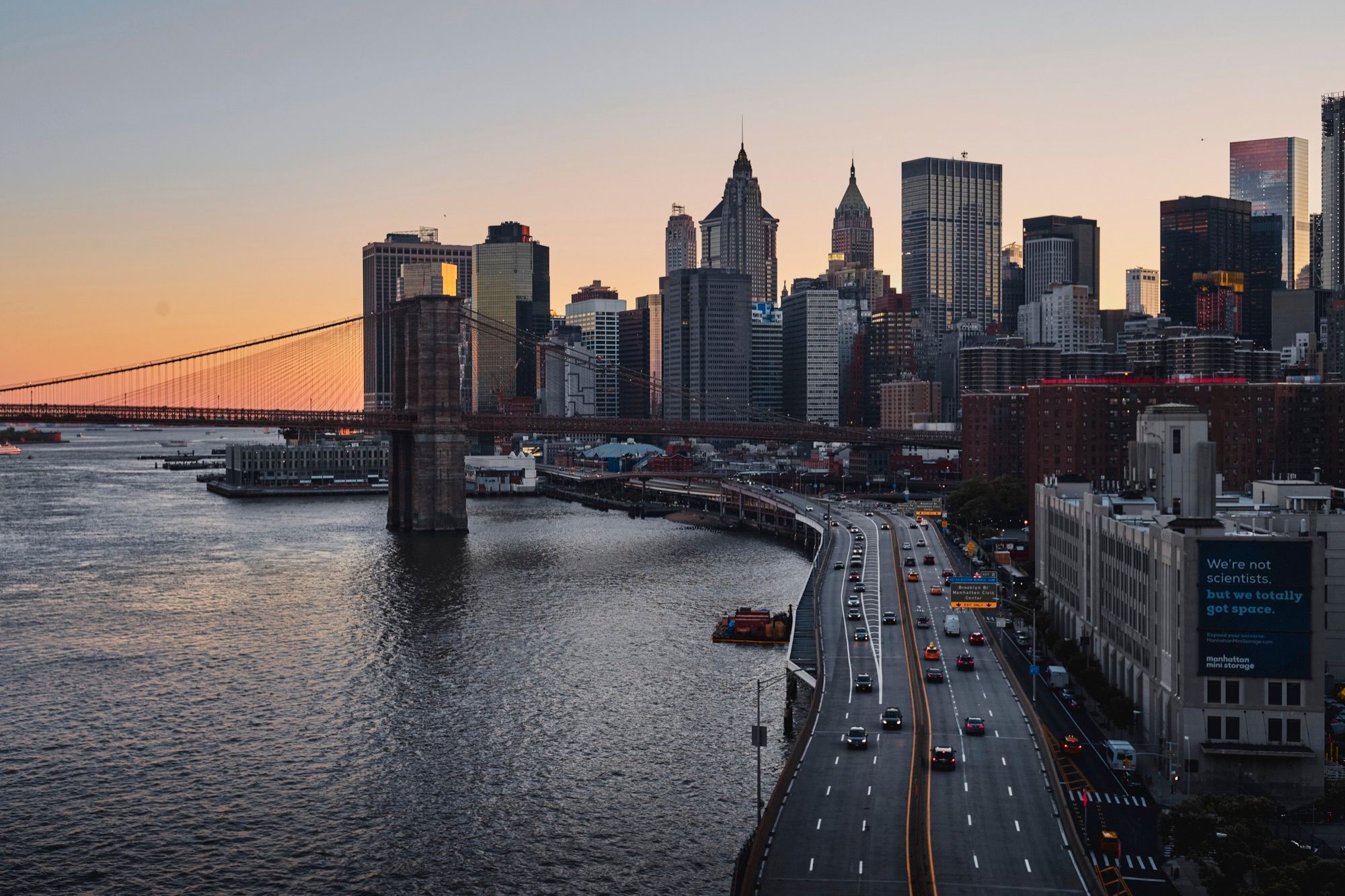 The Manhattan Bridge and the Lower Manhattan skyline at sunset