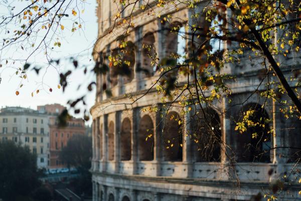 Timeleft Blossoms in Italy: Enchanting Evenings of Community and Cuisine