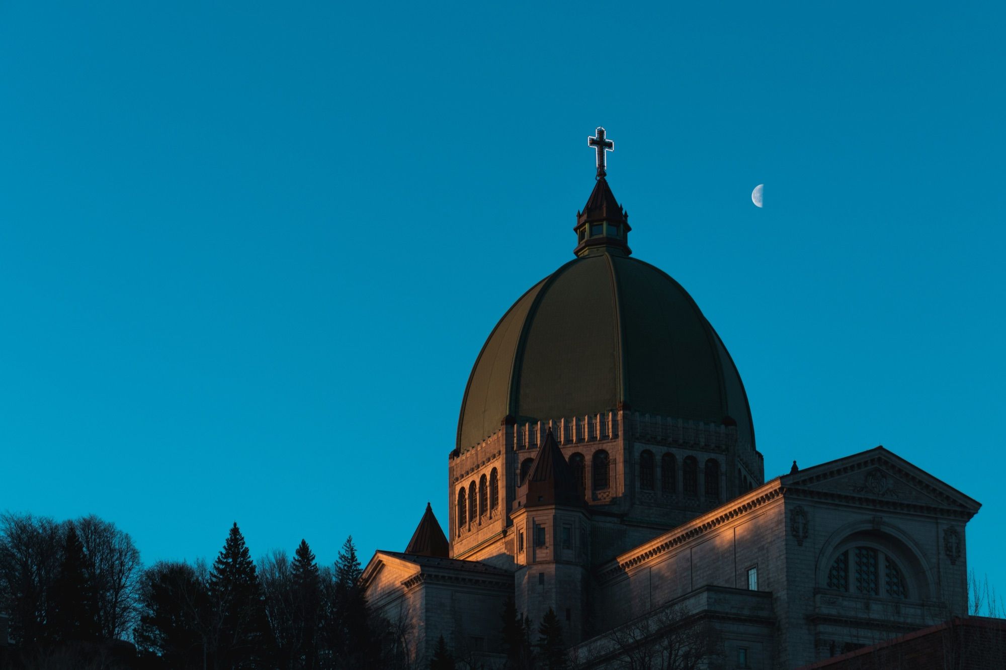 The dome of Saint Joseph’s Oratory against a clear sky in Montreal