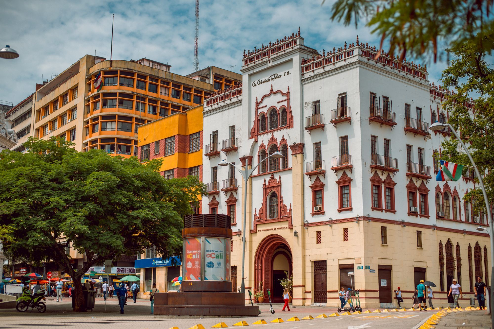 The historic Edificio Coltabaco and the street in front of it in central Cali.