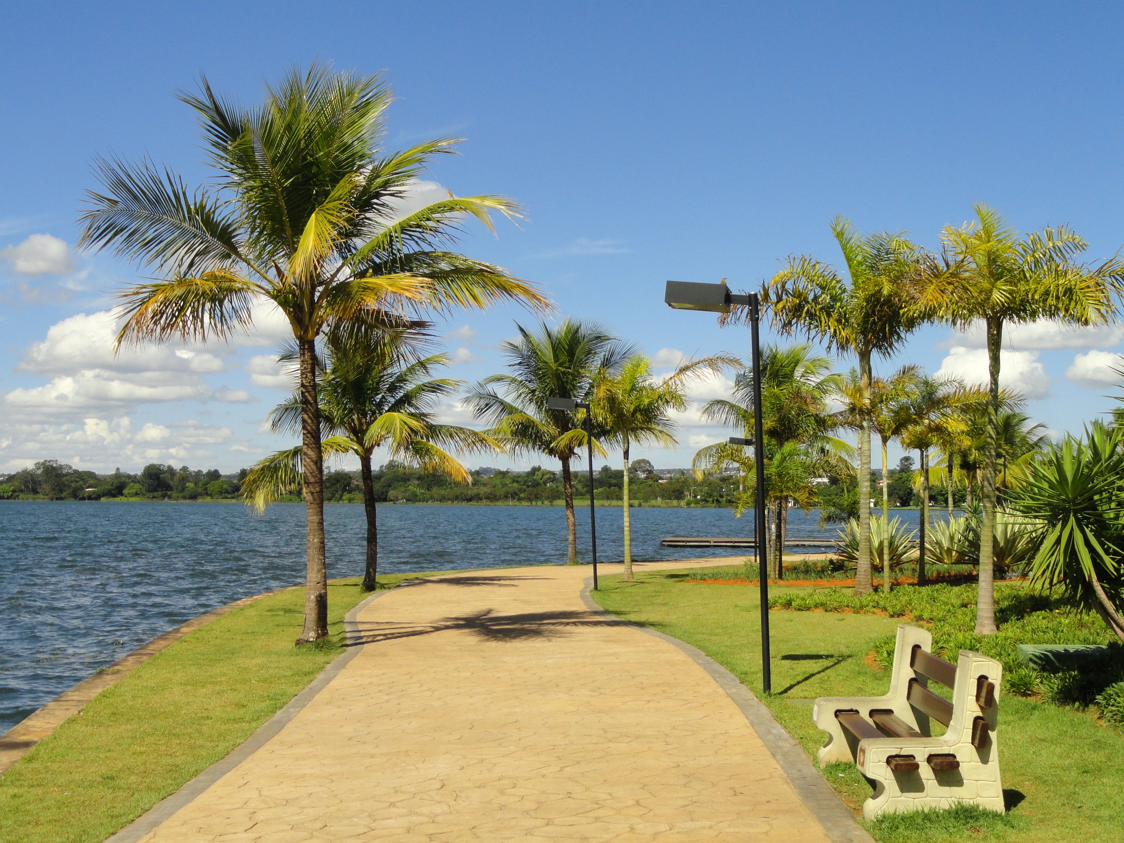 A palm-lined path along Lake Paranoá at the Pontão do Lago Sul in Brasília.