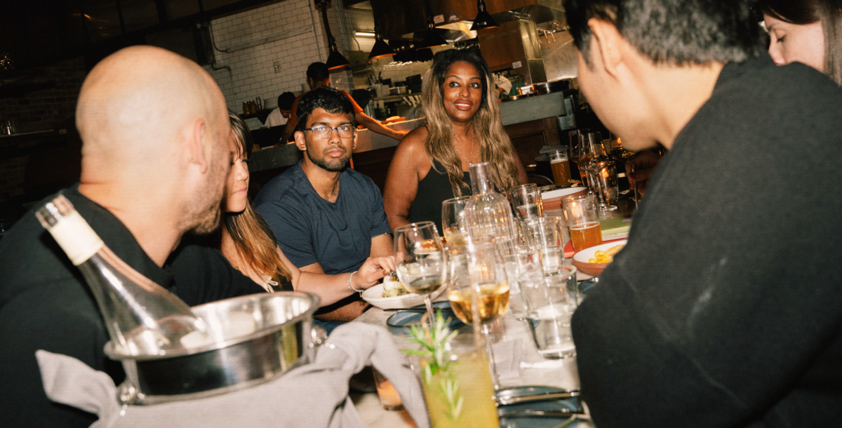 Group dinner events: how app-organized suppers fit the category