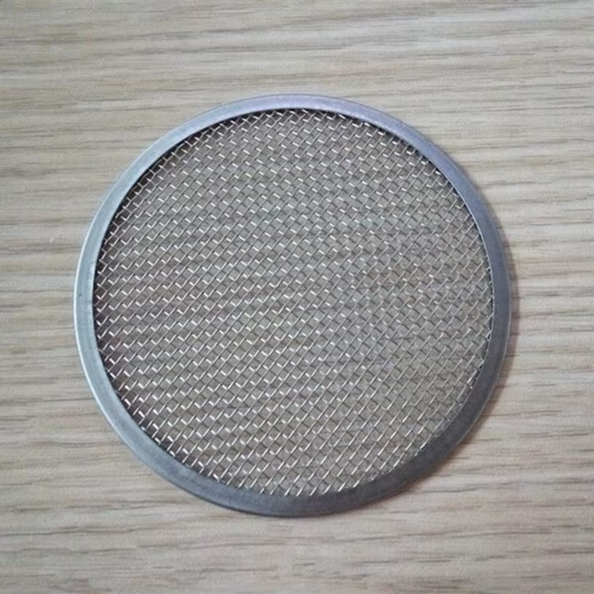 Referenční obrázek lemovaných filtračních kotoučů z drátěného pletiva pro produktovou stránku KAIFIL