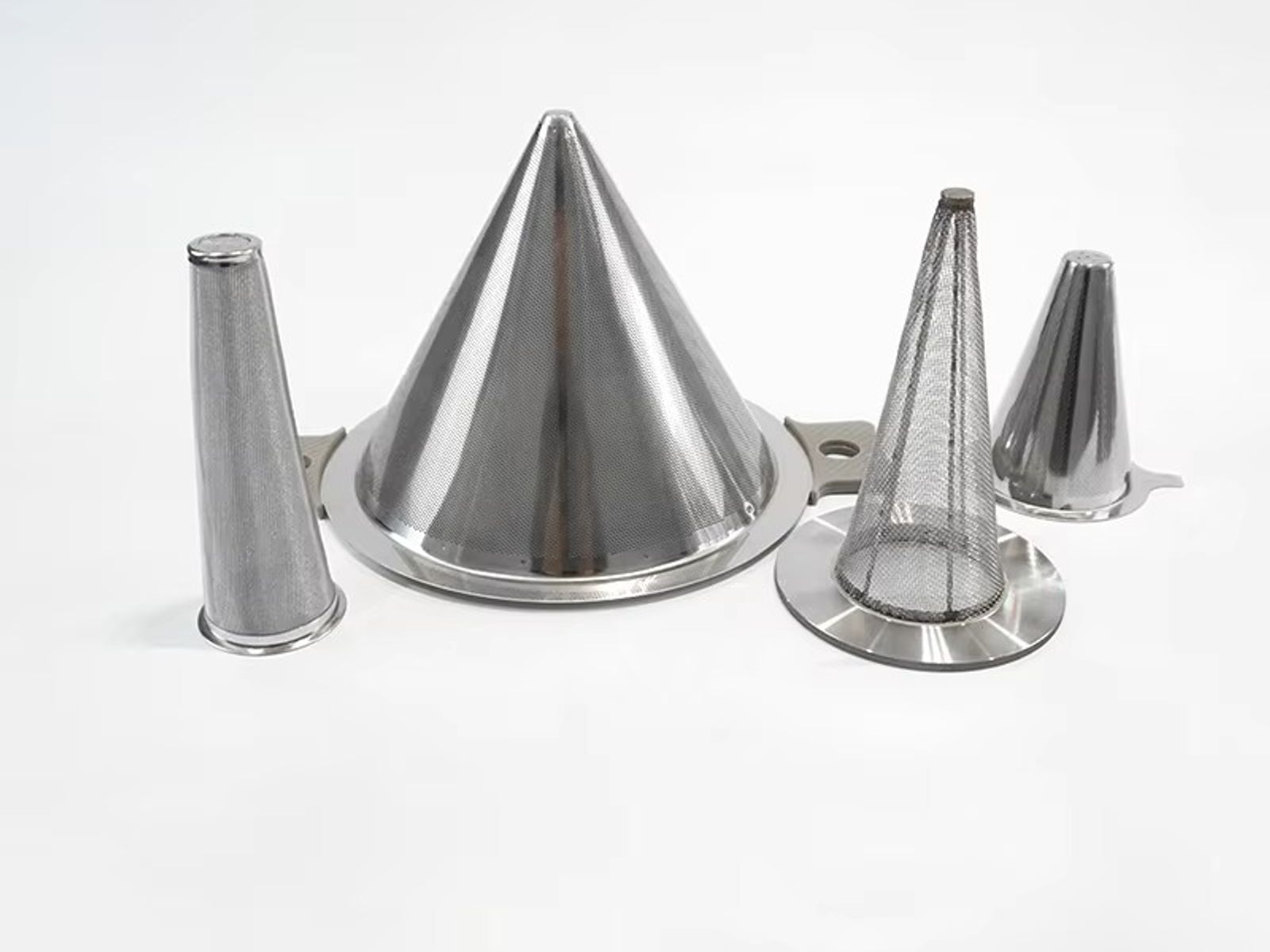Welded stainless steel mesh strainer basket assembly