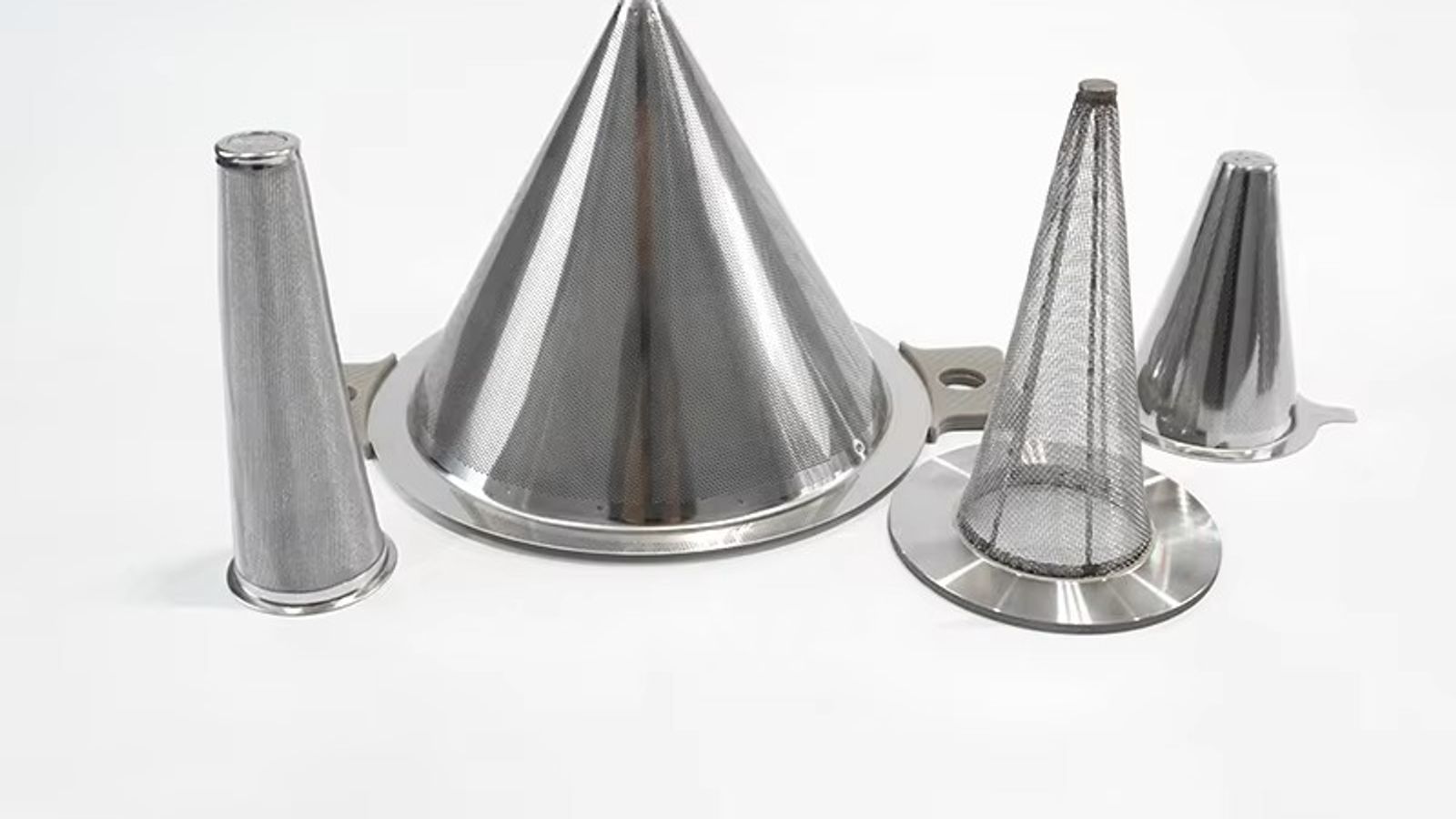 Welded stainless steel mesh strainer basket assembly