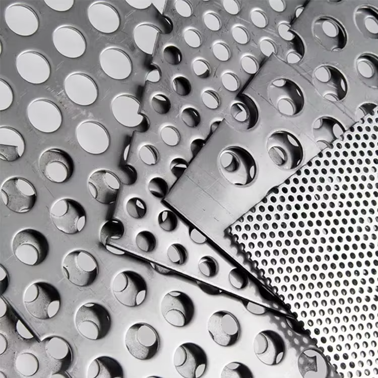 Metal mesh strips processed for filter support parts