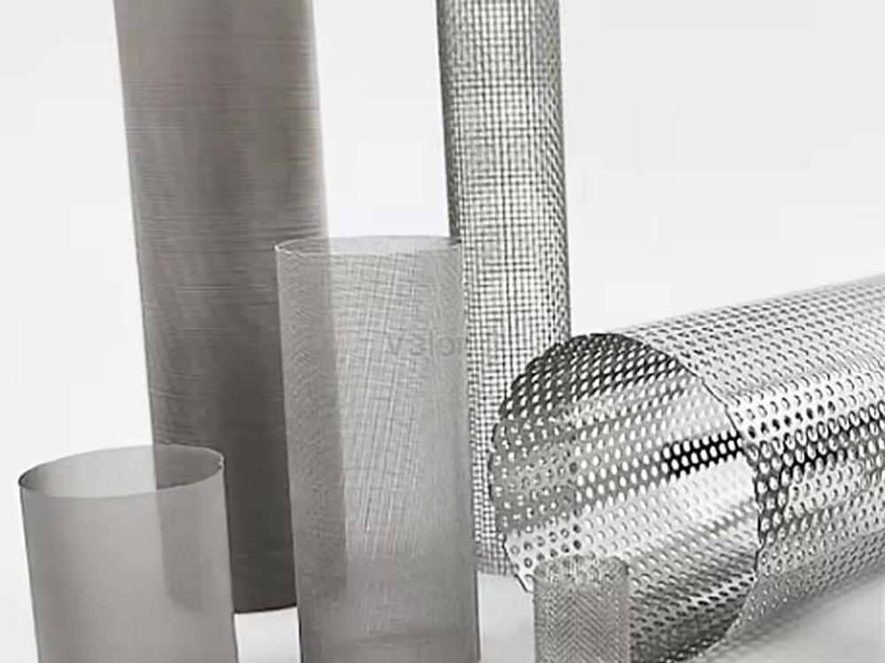 Stainless steel woven wire mesh on production rollers