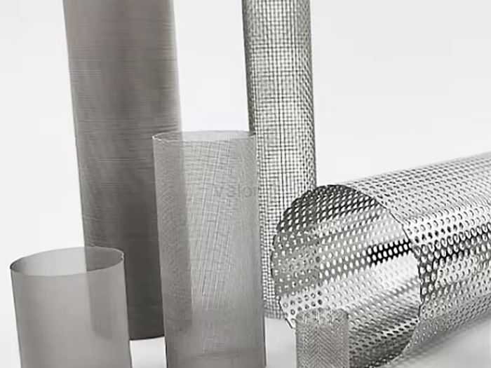 Stainless steel woven wire mesh on production rollers