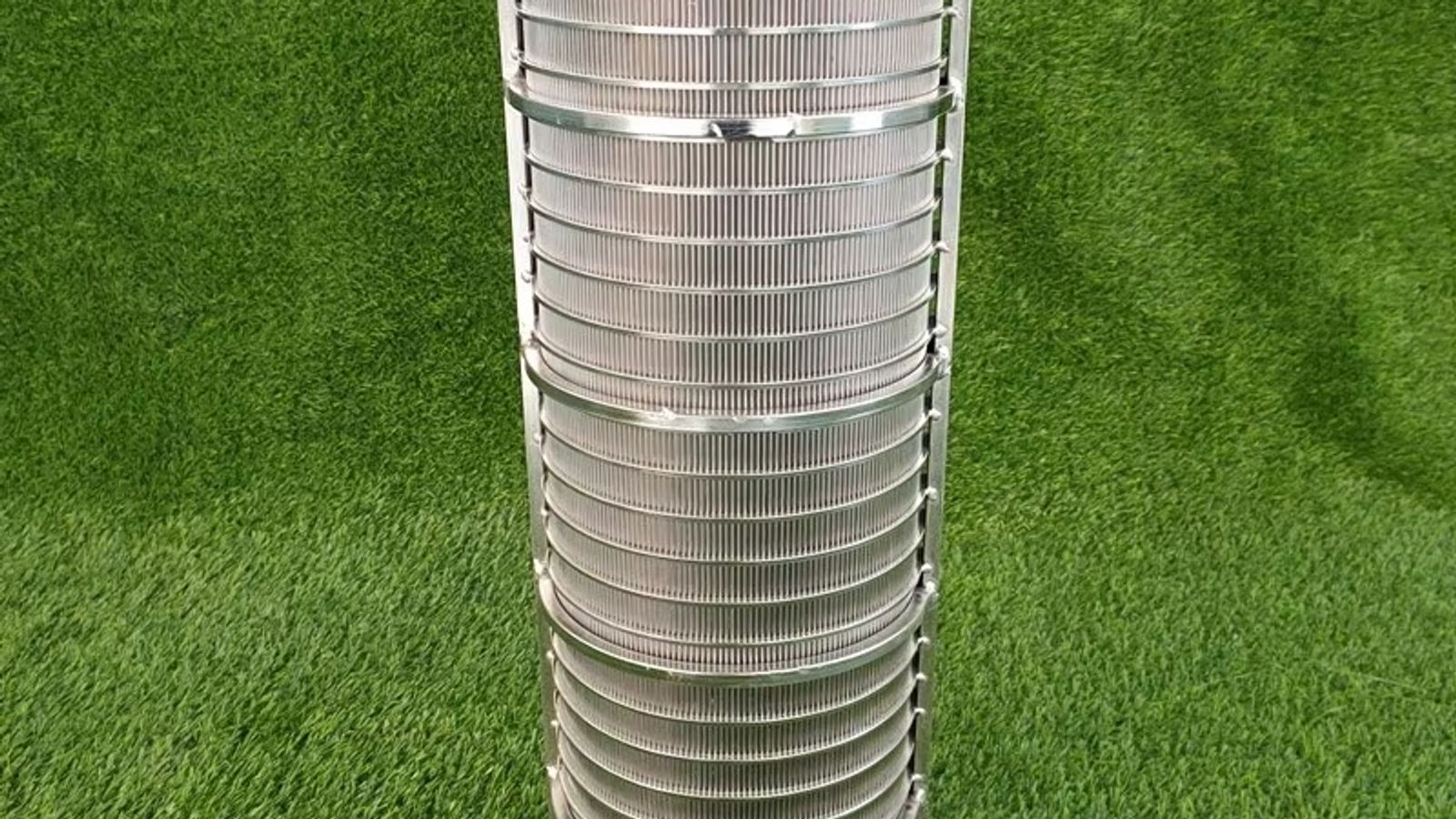 Wedge wire screen cylinders with continuous V-shaped slot openings