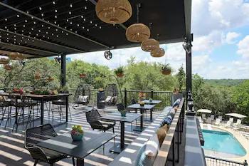  Renaissance Austin Hotel