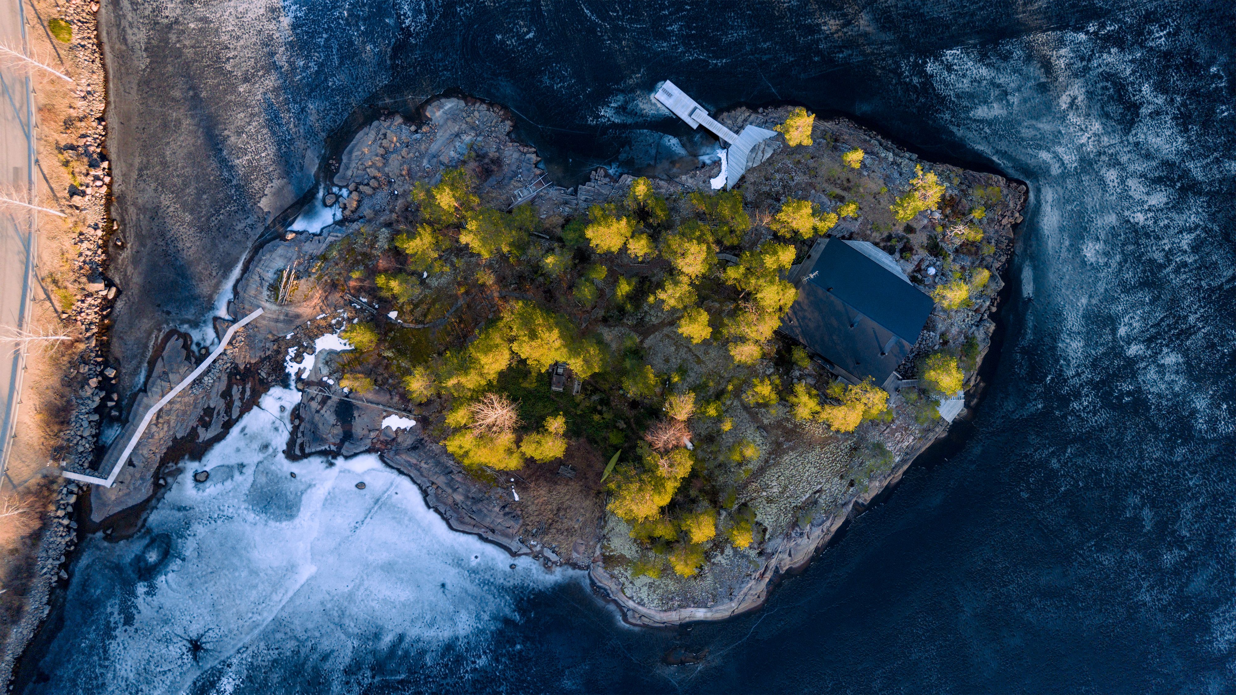A finish island 